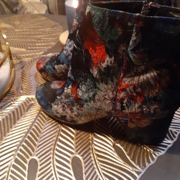 Boots - Picture 2 of 4